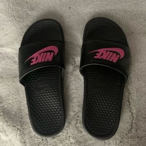NIKE hot pink and black athletic slide shoes